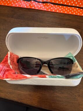 Oakley Women's Black Gradient Sunglasses with Multicolor Cloth